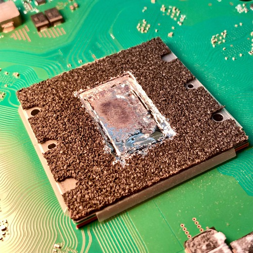 PS5 oxidace tekutého kovu